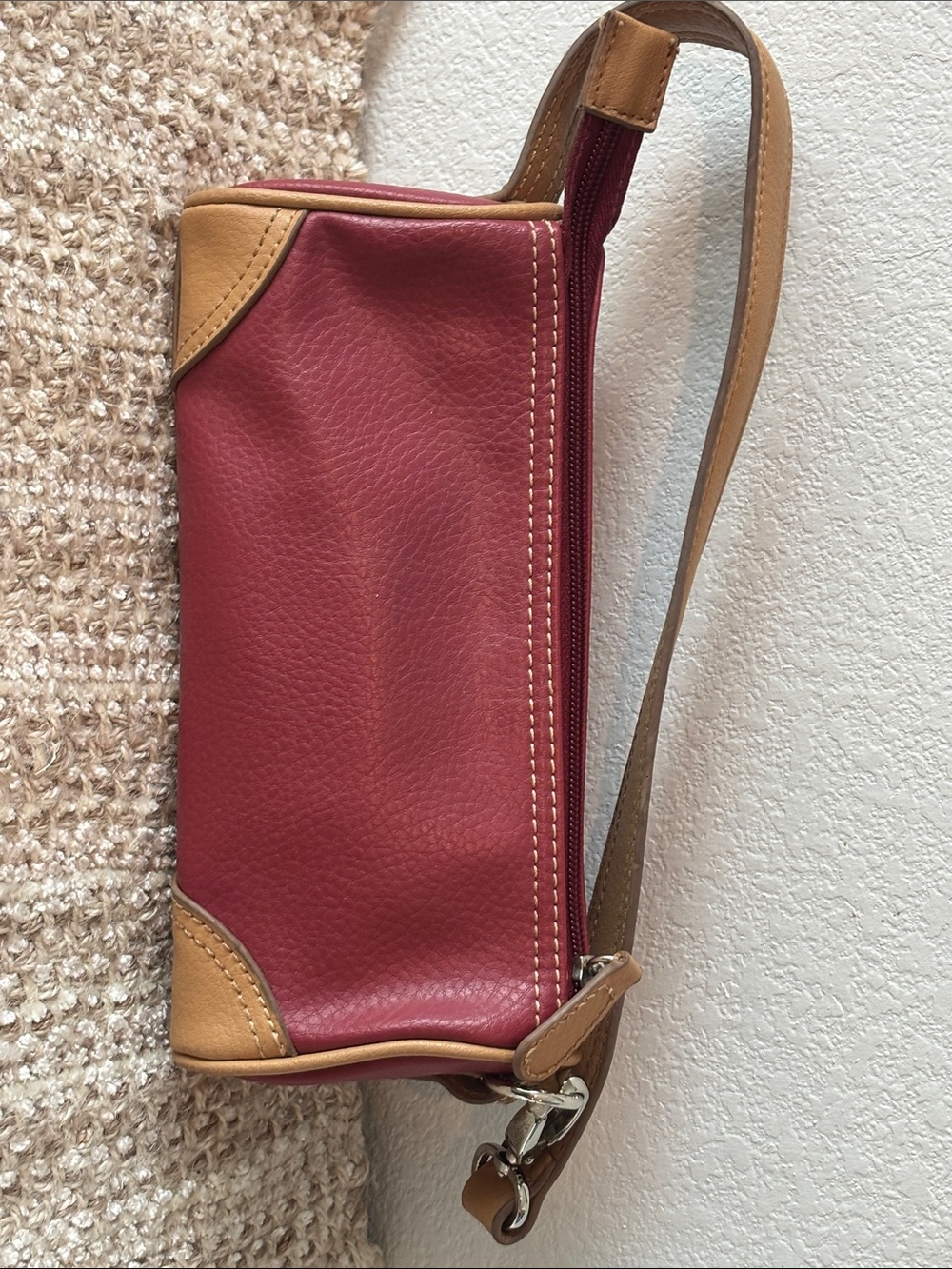 Tommy Hilfiger Leather Shoulder Bag in Red and Tan - Classic Two-Tone Style